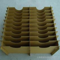 《商標(biāo)法》規(guī)定馳名商標(biāo)將不得用于產(chǎn)品包裝和商業(yè)活動 2014/5/30 11:38:22 馳名商標(biāo)“中看不中用”了。5月1日實施的新《商標(biāo)法》規(guī)定，生產(chǎn)、經(jīng)營者不能將“馳名商標(biāo)”字樣用于商品、商品包裝或者容器上，也不能用于廣告宣傳、展覽以及商業(yè)活動中。法學(xué)界人士認(rèn)為，這一新規(guī)將有效整治當(dāng)下馳名商標(biāo)認(rèn)證中的各種亂象，讓馳名商標(biāo)回歸其重在保護企業(yè)知識產(chǎn)權(quán)的本原。 　　金華近半馳名商標(biāo)誕生于官司 　　去